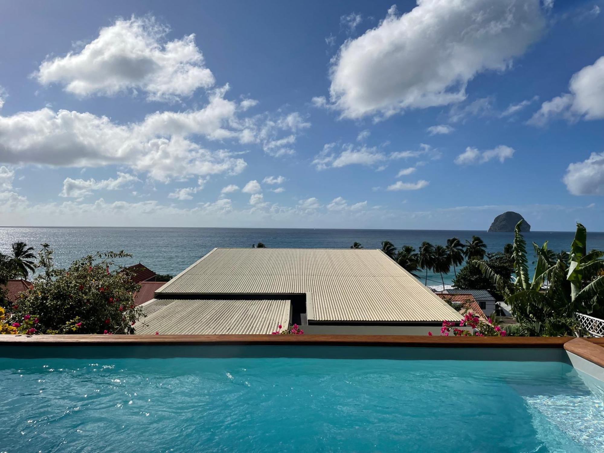 Maison avec piscine à 100 mètres de la plage Le Diamant Esterno foto